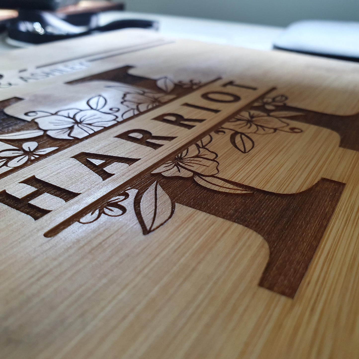 Personalised Bamboo Chopping Board – Custom Couples Gift with Monogram & Special Date – For Weddings, Anniversaries or Housewarmings