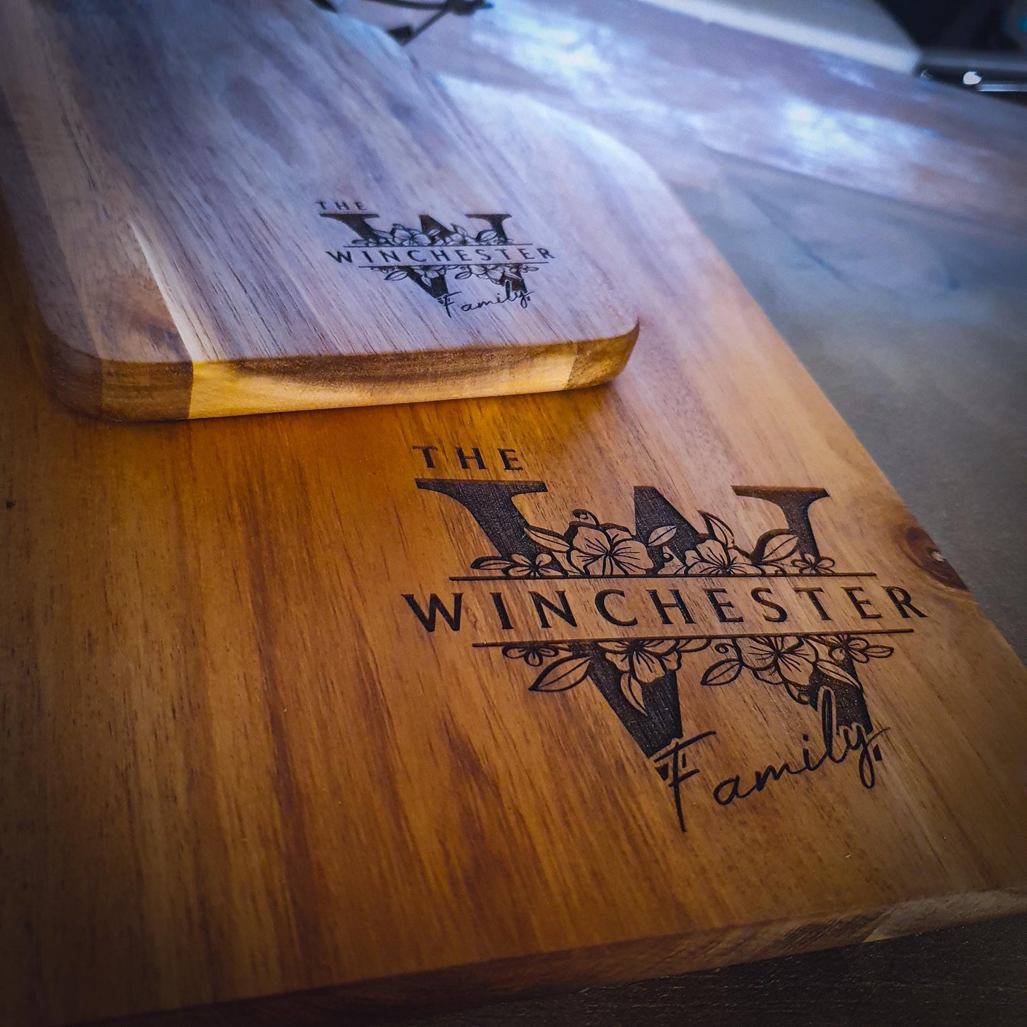 Monogram Acacia Serving Board – Personalised Gift with Family Monogram & Special Date – For Weddings, Anniversaries or Housewarmings