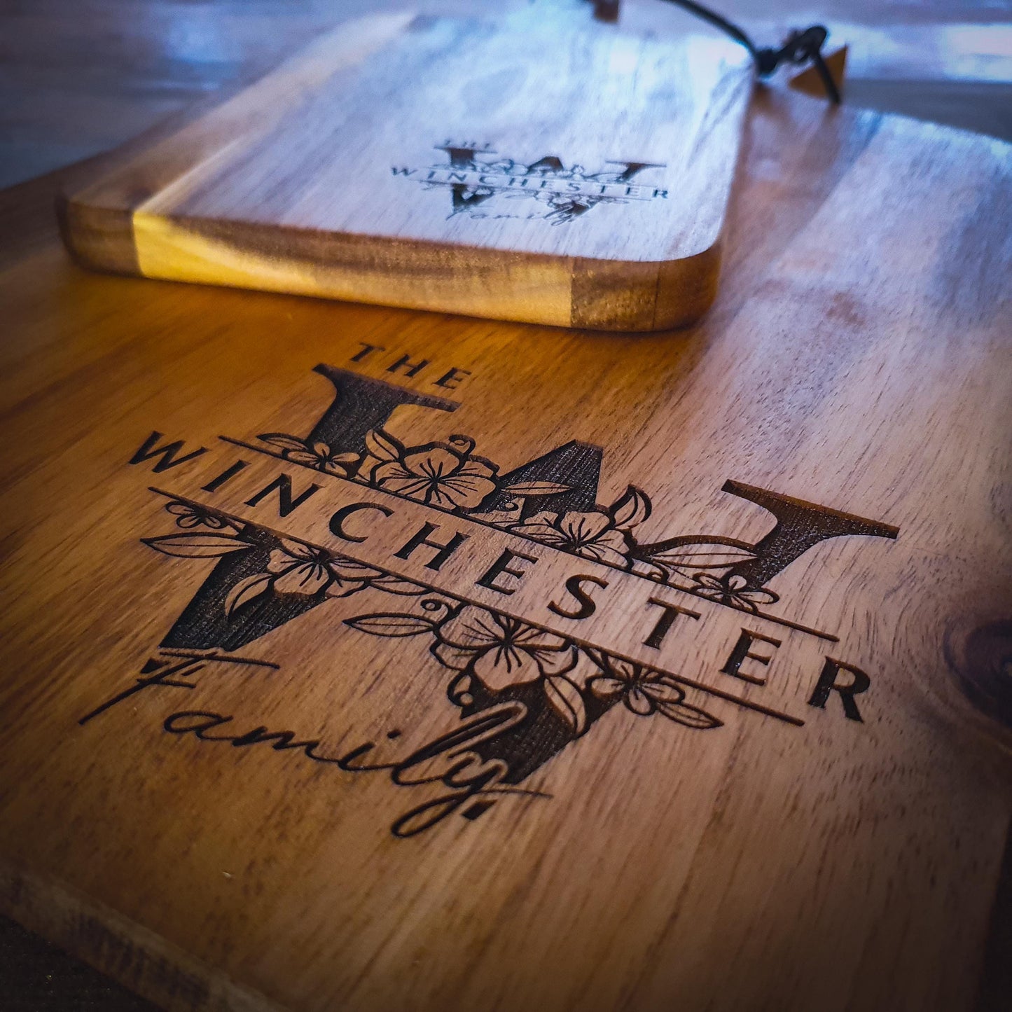 Monogram Acacia Serving Board – Personalised Gift with Family Monogram & Special Date – For Weddings, Anniversaries or Housewarmings