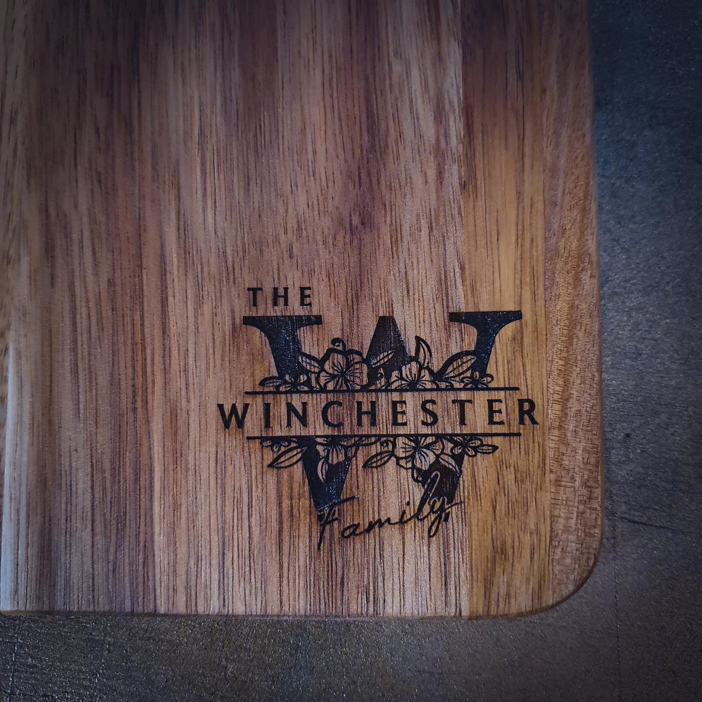 Monogram Acacia Serving Board – Personalised Gift with Family Monogram & Special Date – For Weddings, Anniversaries or Housewarmings