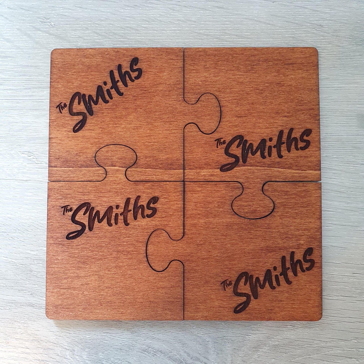 Personalised Wooden Jigsaw Coasters – Interlocking Puzzle Piece Coasters with Family Name or Initials – Custom Gift