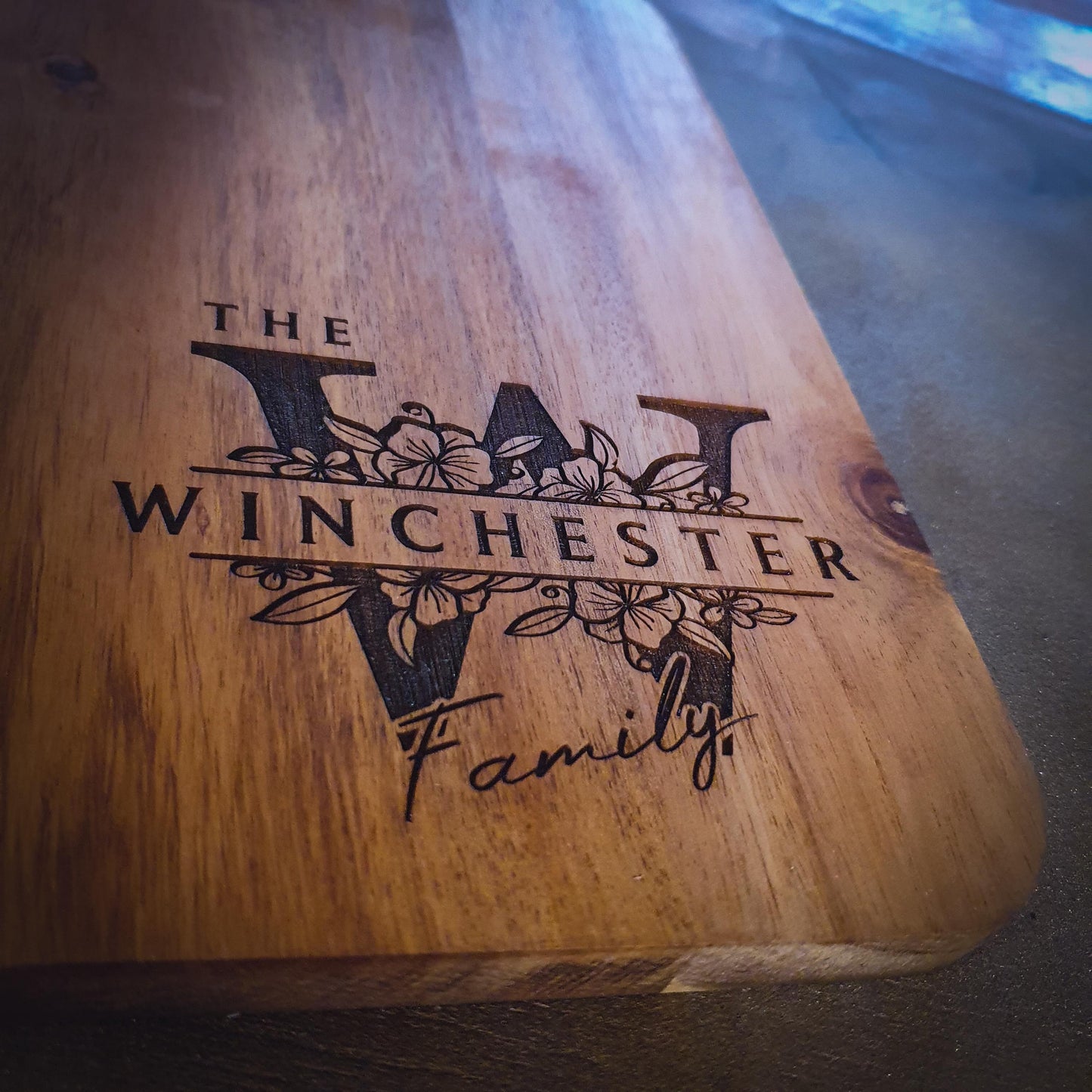 Monogram Acacia Serving Board – Personalised Gift with Family Monogram & Special Date – For Weddings, Anniversaries or Housewarmings